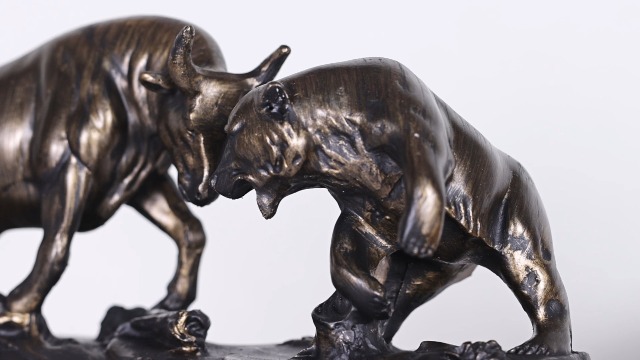 Estatua de Toro y Oso Decorativa de Resina para Oficina miniatura 7