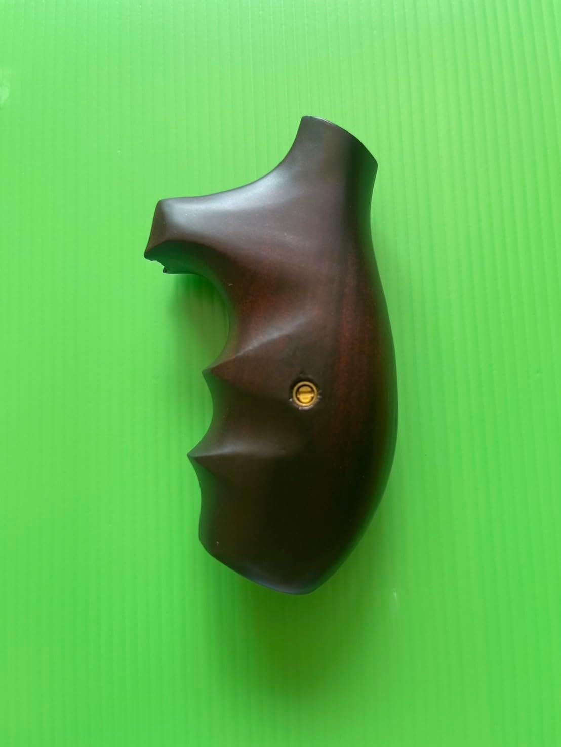 Hardwood Handgun Grips Compatible with Smith and Wesson K/L Frame Round Butt Revolvers Finger Groove Checkered Design Deluxe Classic Handmade Craft Handcraft