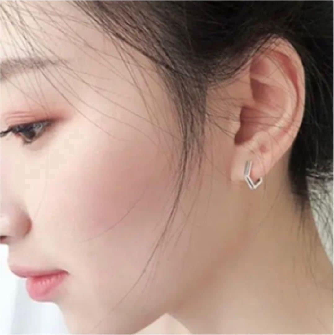 Amazon.co.jp: Pentagon Pentagon Earrings Cute Simple Korean Unisex 