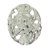 Une broche insolite et élégante. Longueur approx 5 cm