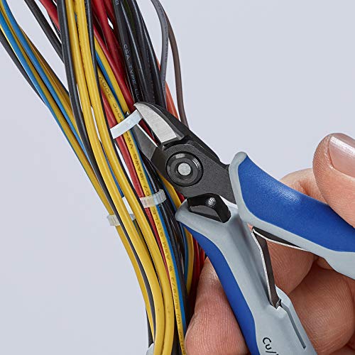 Alicate Knipex 79 02 125 S1 soluciona cortes difíciles en espacios reducidos 5