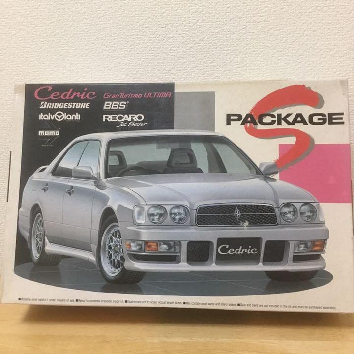Aoshima Cedric S en plastique 95 kit complet sans défaut