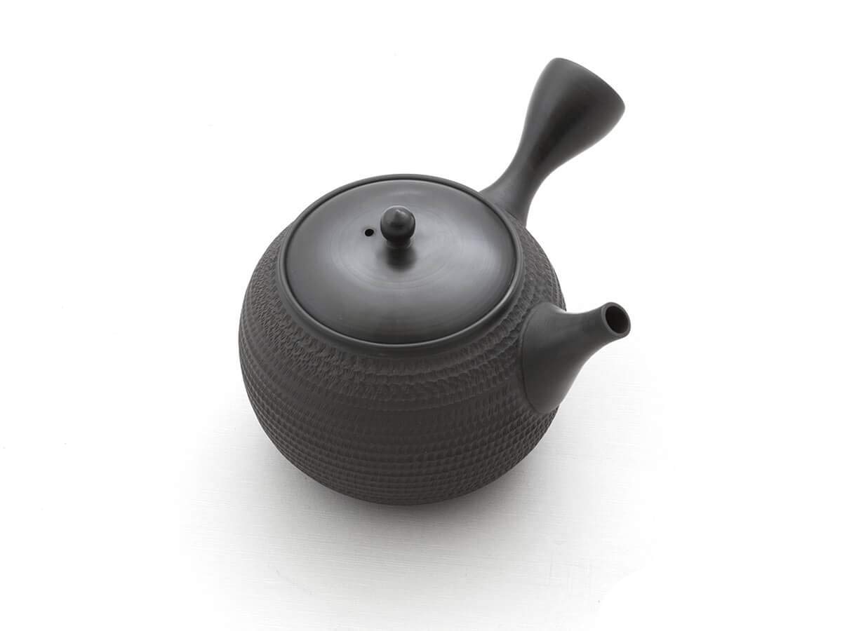 Japanische Teekanne Grüner Tee, Keramik Kyusu Tokoname Japan. Schwarz. Integriertes Tee-Sieb, nicht glasiert