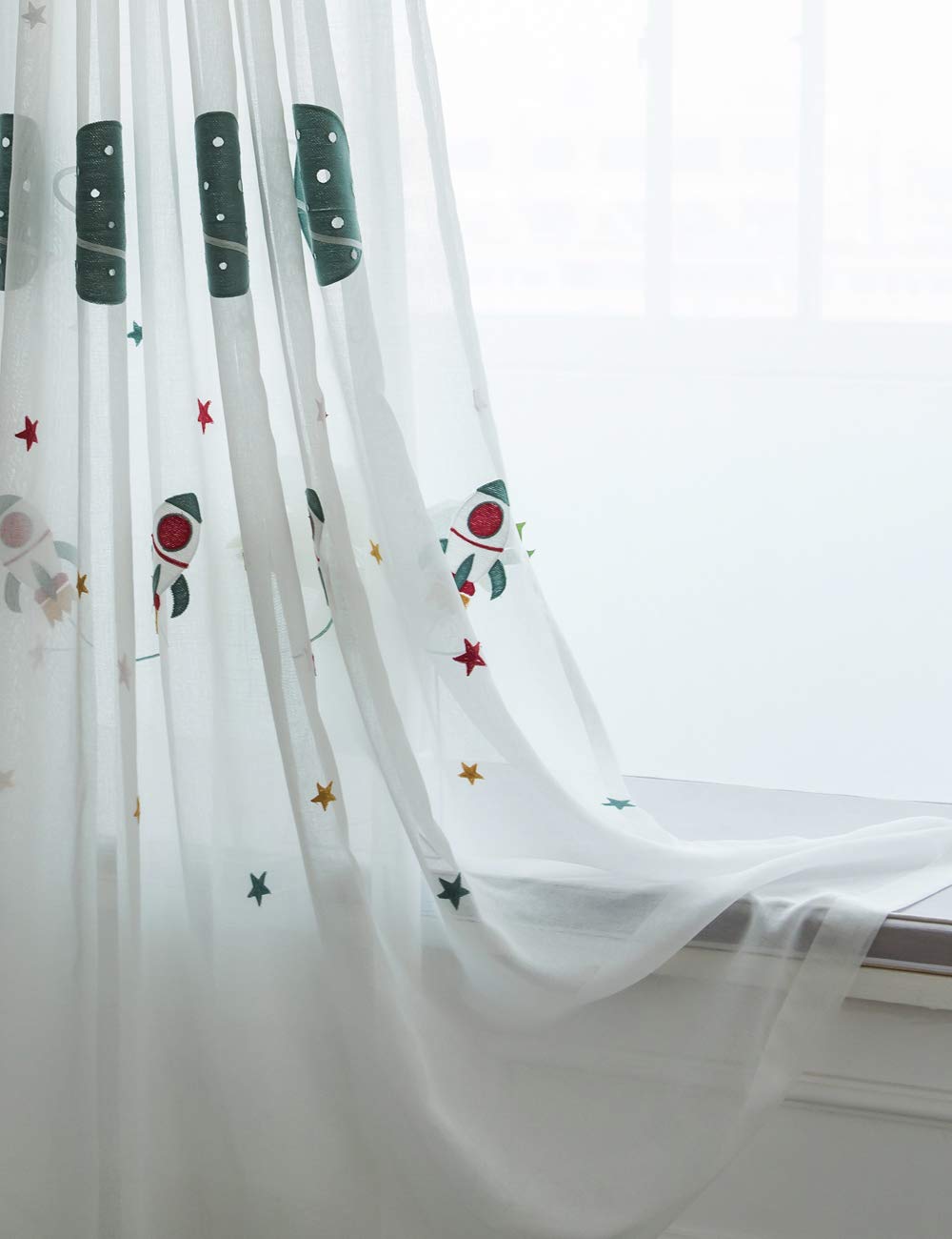 Lactraum Cortina para habitación infantil, bordada, diseño de estrellas y nave espacial, voile con cinta fruncida, a medida