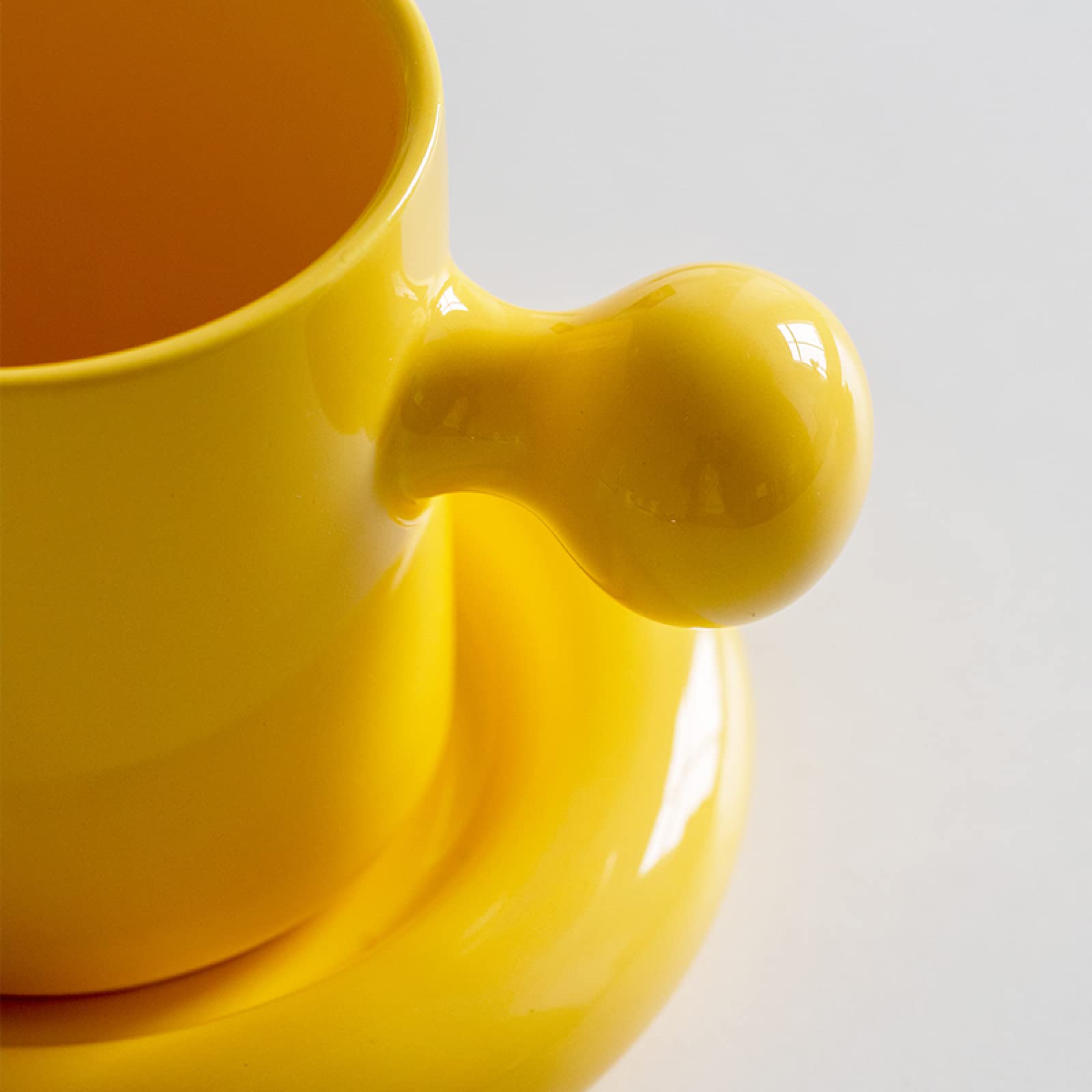 Tazza da caffè in ceramica Giallo tuorlo con piattino Tazza da tè Tazza da caffè in ceramica Tazza Regalo per ufficio e casa