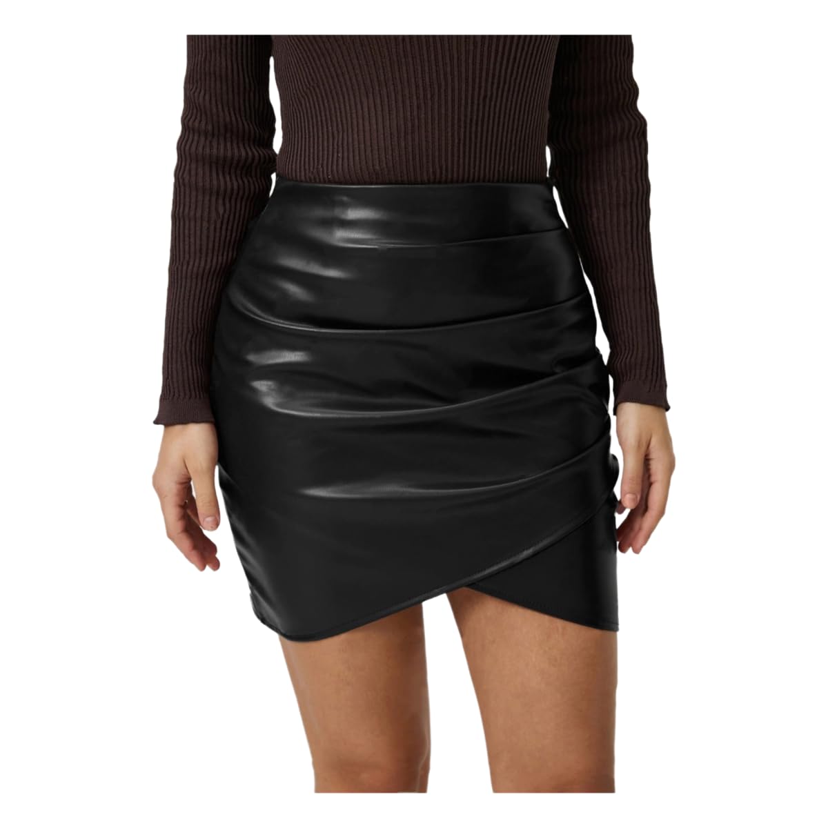 Jupe midi en cuir PU : la solution haute taille pour une silhouette sculptée