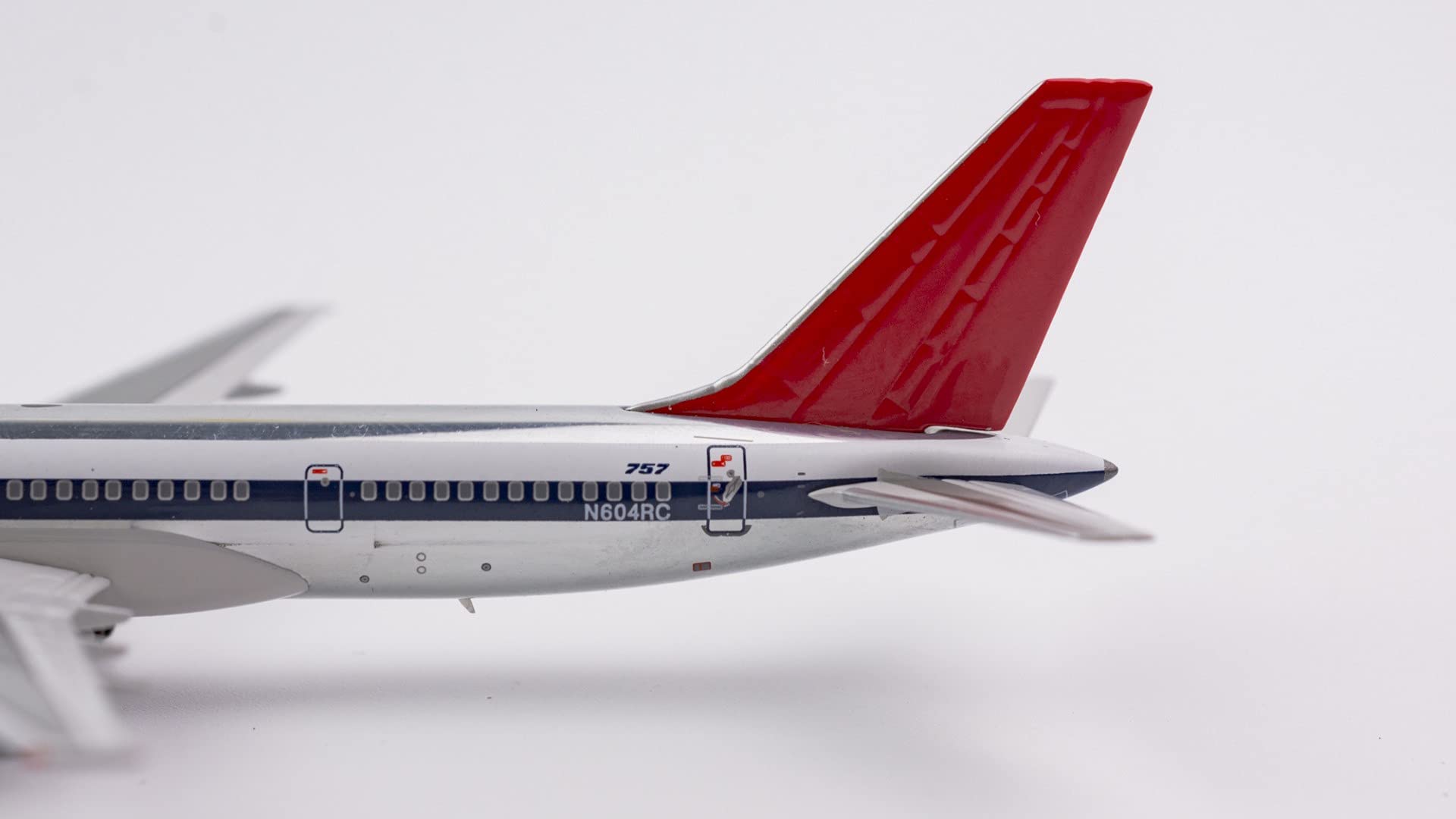53035 Boeing 757-200 Republic Airlines NW Scheme; Polished; Red Tail N604RC Scale 1/400