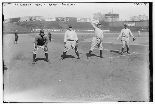 HistoricalFindings Photo: George Pipgras,Carl Mays,Harvey Hendrick,Oscar Roettger,Baseball Players,1923