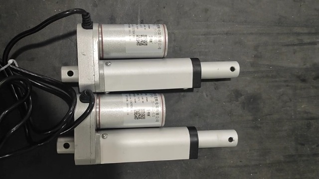 Actionneur Linéaire DC 12V 24V Course 100mm 150mm 200mm 250mm 300mm 400mm 500mm 600mm, Pull 6000N, Vérin Électrique Robuste De Moteur Électrique ( Couleur : 10mm/s-3000N(300kG) , Taille : 12V-250mm