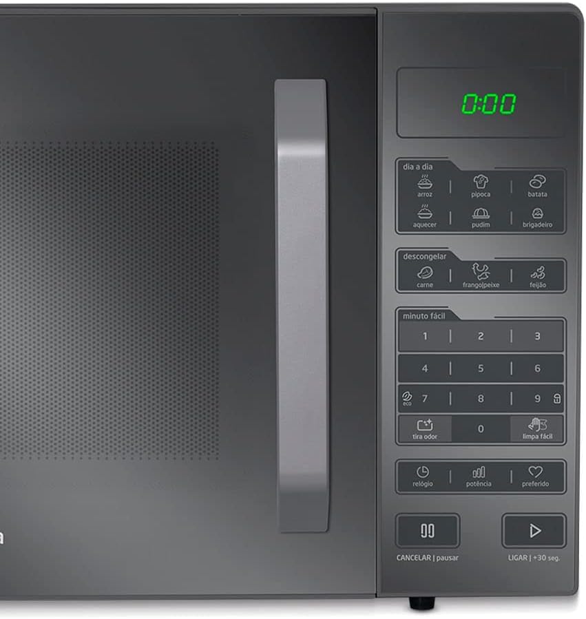 Imagem frontal do micro-ondas com fundo neutro. Imagem frontal do micro-ondas com fundo neutro.