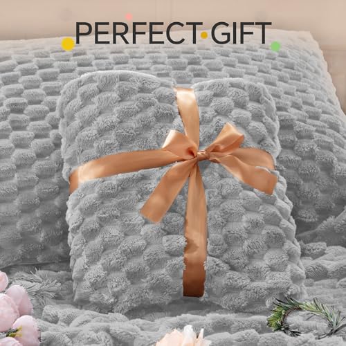 Image of BEDELITE Fluffy Full Size Comforter Set - Light Grey Fleece Soft Comforter for Full Size Bed, Luxury Warm Bedding Set for Winter, Fuzzy Bed Set 3 Pieces (1 Comforter, 2 Pillowcases)