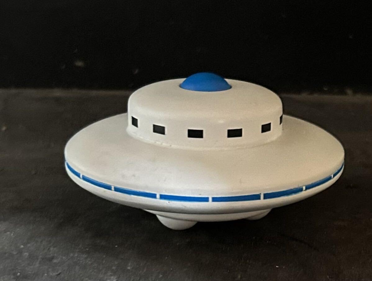 X星人　円盤フィギュア Amazon.co.jp: X星人の盤組み立てキット ワンフェス : おもちゃ