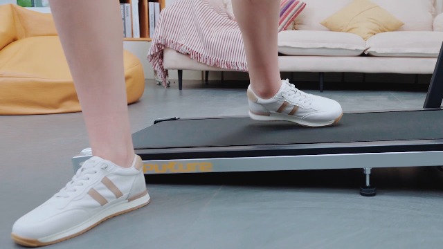 Amazon | TOPUTURE ルームランナー 時速1~12km 傾斜7%電動 ランニング