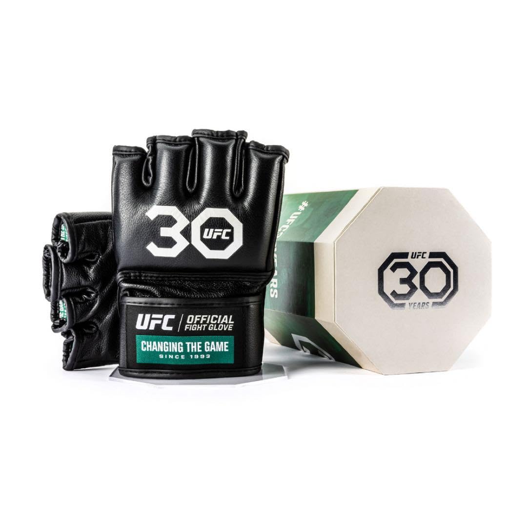 Amazon.co.jp: UFC 30周年記念 限定グローブ : ホビー