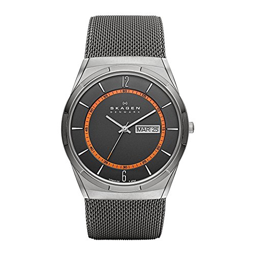 Skagen Herrenuhr Melbye Titanium, DreizeigerTagDatum Uhrwerk, 40mm Charcoal Titanium Gehäuse mit einem Edelstahl Mesh Armband, SKW6007