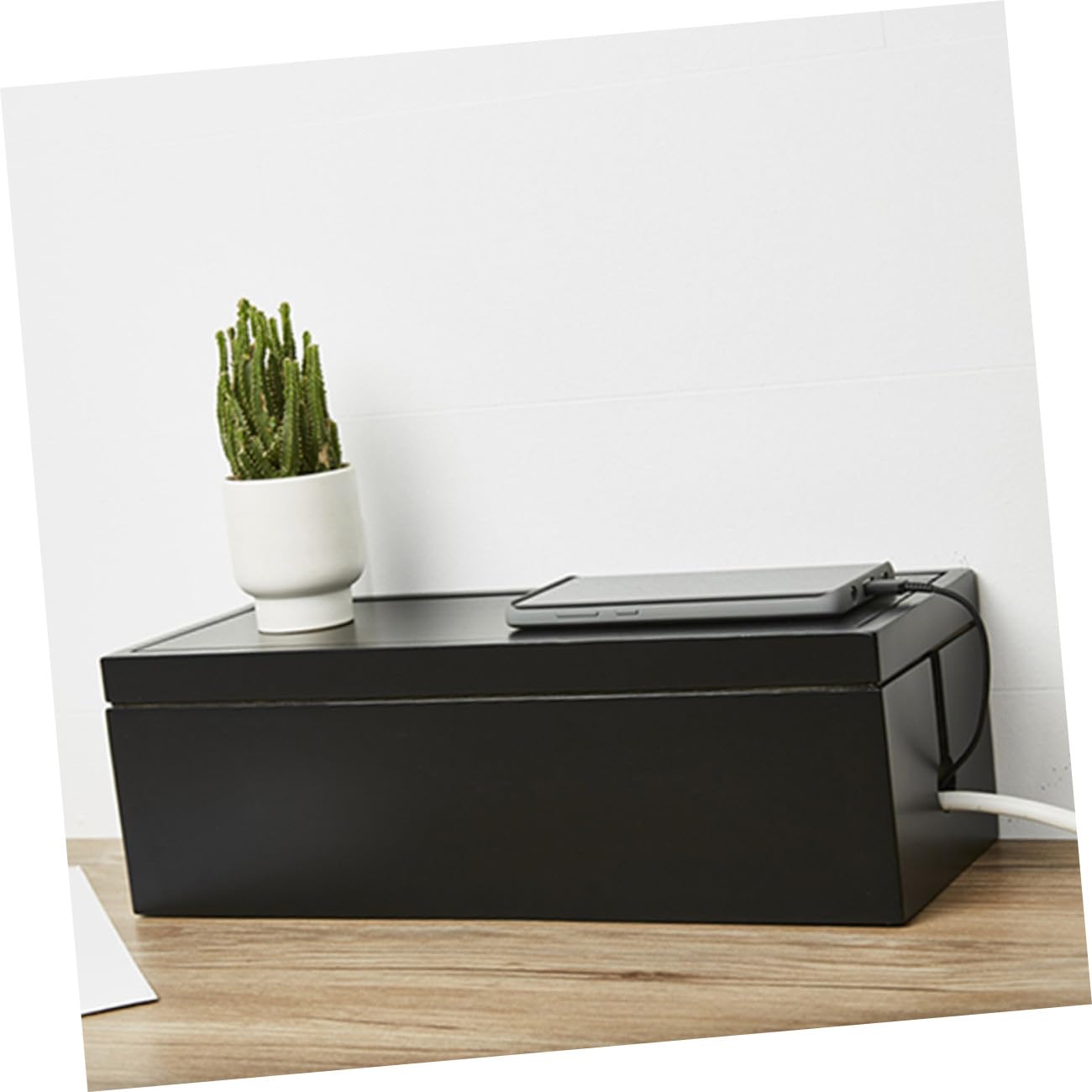Boîte de Rangement pour Câble en Plastique Noir Design Fendu, Organisation Rapide pour Téléphones Mobiles et Gestion des Câbles à Domicile