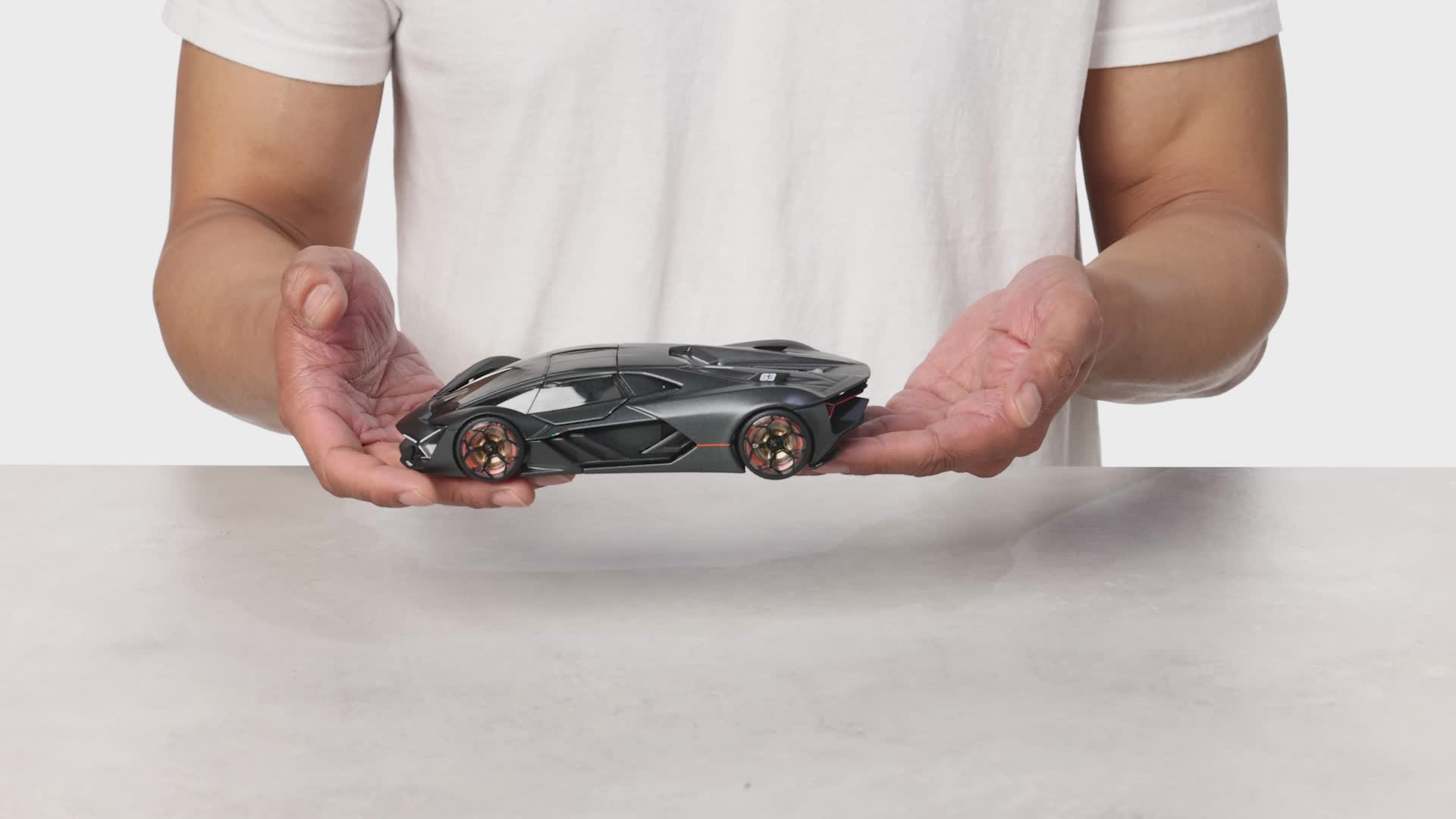 Amazon.com: Bburago B18-21094 1:24 Lamborghini TERZO MILLENNIO