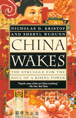 Portada de China Wakes: The Struggle for the Soul of a Rising Power