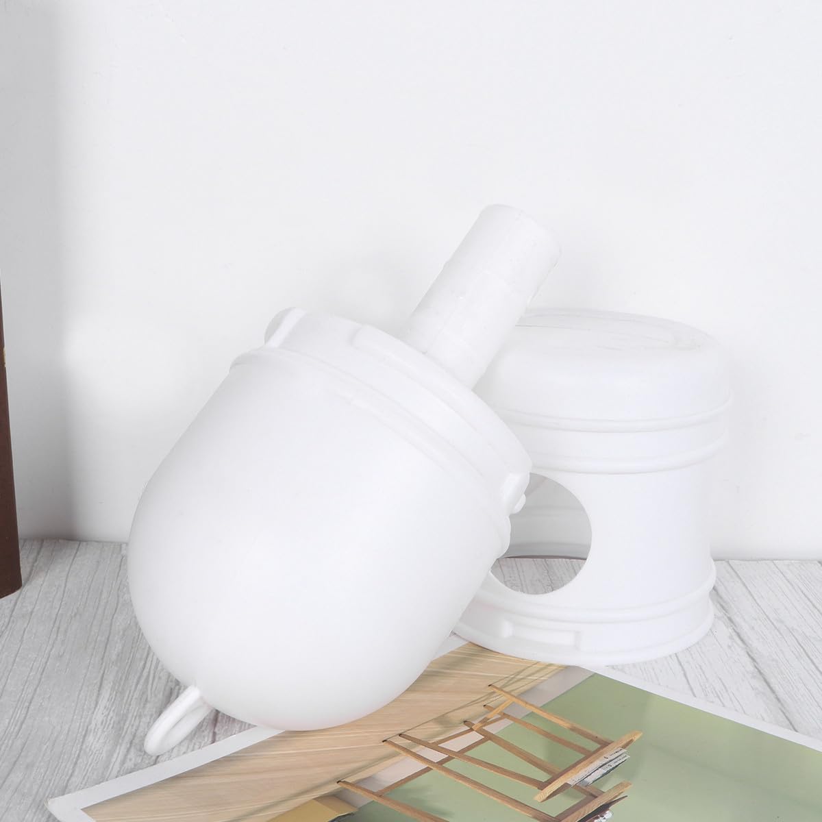 Abreuvoir pour Pigeons 1 L en Plastique Blanc Mangeoire pour Oiseaux et Faisans Distributeur d'eau Intérieur Extérieur pour Cages à Volailles et Volaille de Basse-Cour