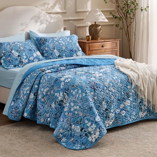 Image of Bedsure Floral Quilts King Size, Reversible Blue Floral Comforter Bedding