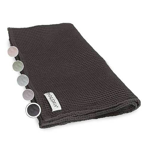 BADESOFA® Badetuch groß 100x200 cm aus Baumwolle – Schnelltrocknendes Sauna-Handtuch in modernem Waffelpiqué – Weich & leicht auf der Haut – Großes Saunatuch in Anthrazit
