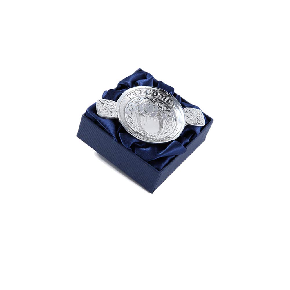 Mini quaich en étain Welcome Beloved Child, l'orfèvrerie traditionnelle de 7,6 cm