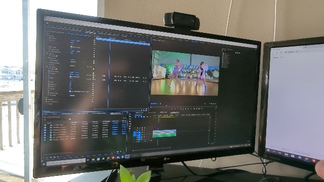 Watch Honest Review Of LG 24UD58-B UHD Monitor on Amazon Live
