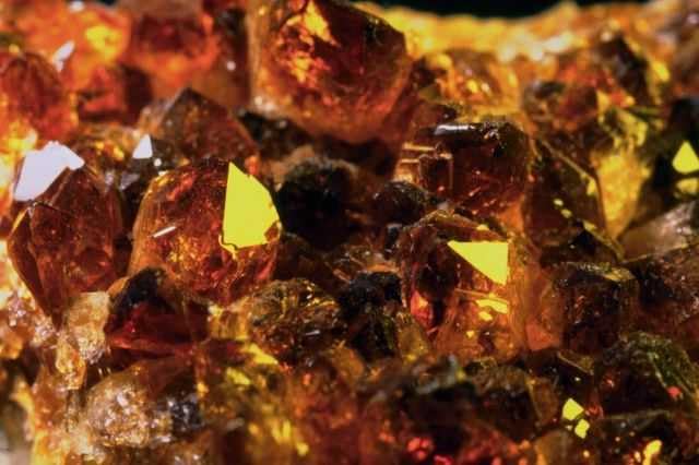 Image of Top-Rock-Shop Tibetan Tektite 30-35mm Black Meteorite Material Raw /Rough Natural Crystal Gemstone Specimen