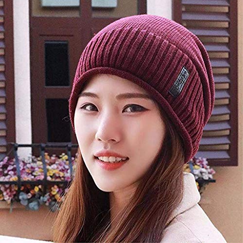 Bonnet tricot femme rouge chaleureux pour illuminer vos journées d'hiver sombres