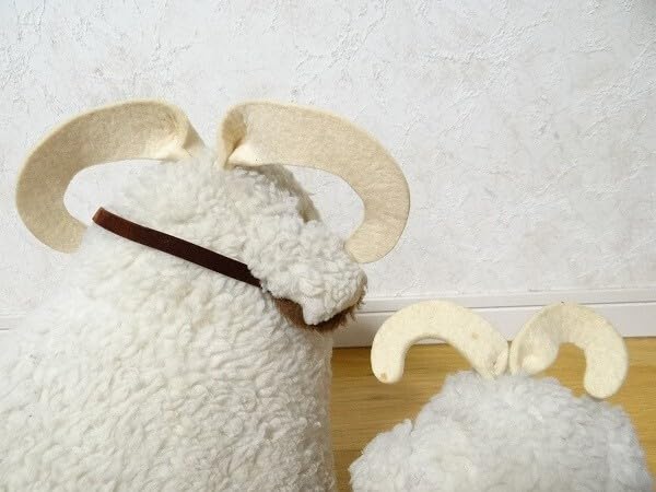 アンティーク 若草色の目をした小羊のぬいぐるみ チェコ プラハ 30s 40s アンティーク・チェコ雑貨のお店 bábovka - チェコスロヴァキア