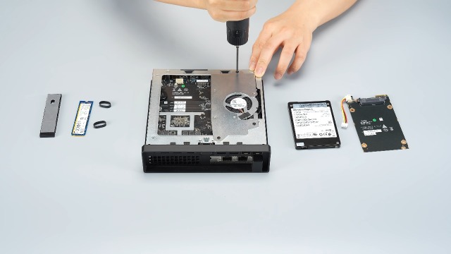 MINISFORUM MS-01 Mini Workstation Intel Core i9-12900H (vPro