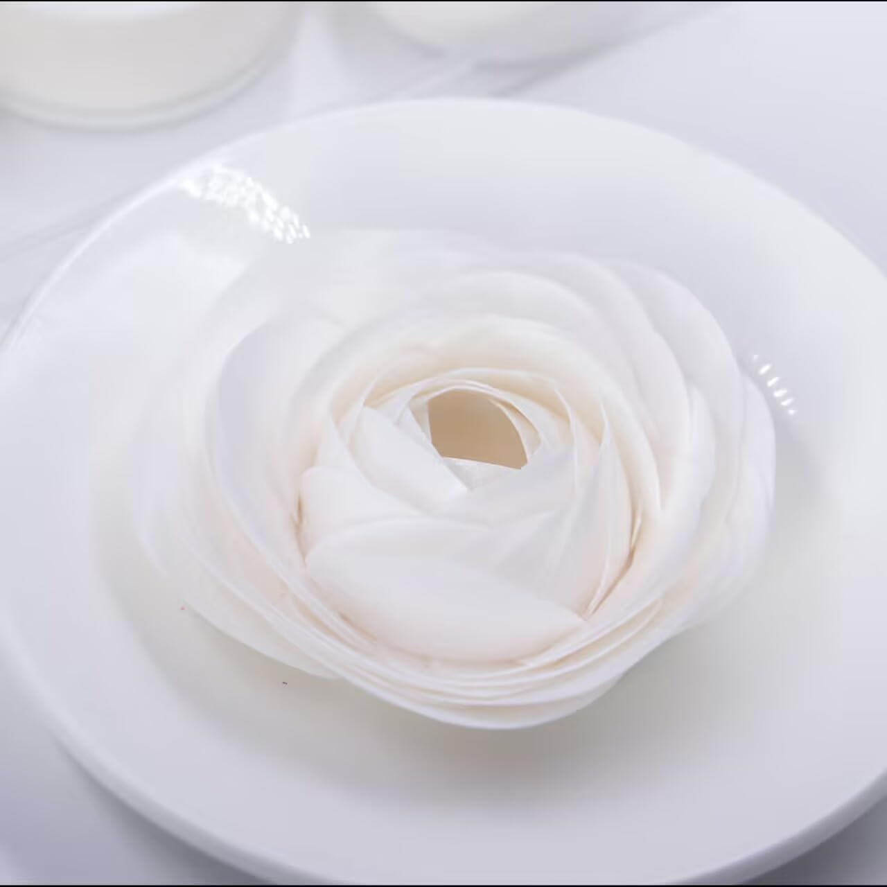 60PCS/80PCS Wafer Paper Round Pieces 3D Spherical Cake Edges Rice Paper Swan Rose Flower Round Cupcake Decoration Inserts (80, White, Large)