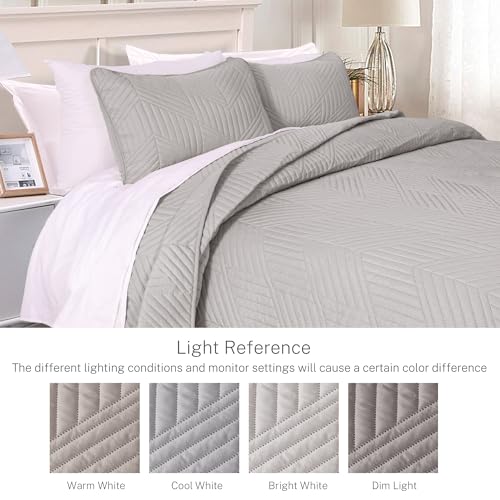 Exclusivo Mezcla Ultrasonic King Quilt Bedding Set, Lightweight Light Grey Bedspreads Soft Modern Geometric Coverlet Set for All Seasons (1 Quilt and 2 Pillow Shams)