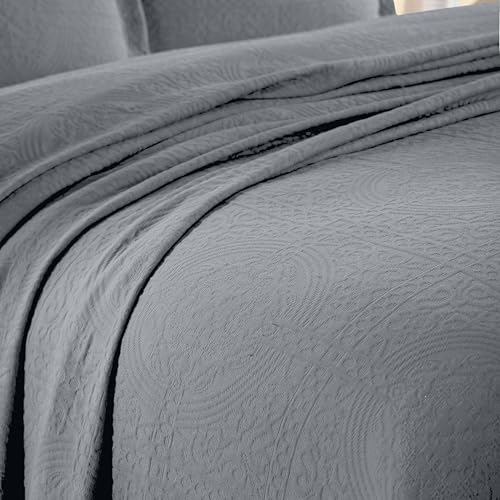 Superior Cotton Fleur De Lis Bedspread Set, Warm Blankets, All-Season Bedding, Bedroom Decor, Decorative Boho Medallion Coverlet, Includes 1 Bedspread, 1 Pillow Sham, Twin, Grey