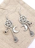  ETHNICFEATHER - Pendientes Wicca, pentáculo, protección de joyas con escoba, sombrero de bruja y luna creciente