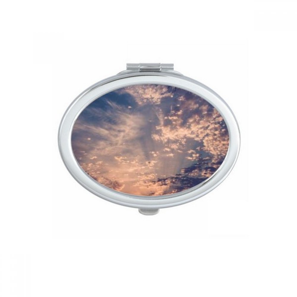 Miroir compact mignon et petit format ovale pour un maquillage parfait en déplacement
