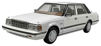 トヨタ　クラウン　ミニカー　1/18 XiaoGuang MODEL 1/ 18 トヨタ クラウン MS122 ホワイト(内装