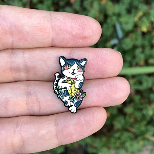 Lucky Cat - 1 Inch High Enamel Lapel Pin - Great For Jackets, Backpacks, Blazers And More! #TOP2