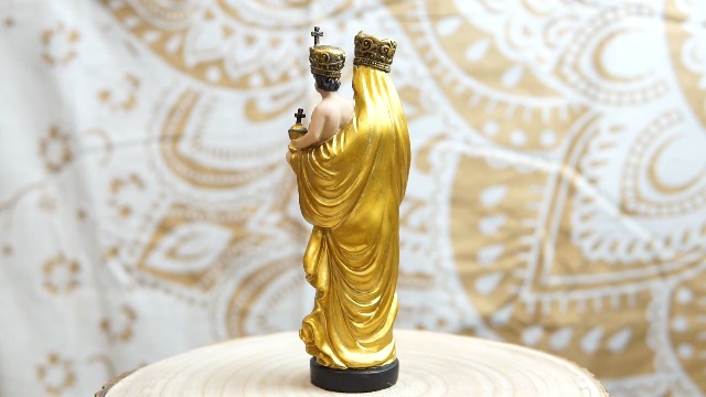Figura decorativa de Virgen con Niño de 8.75 pulgadas miniatura 7