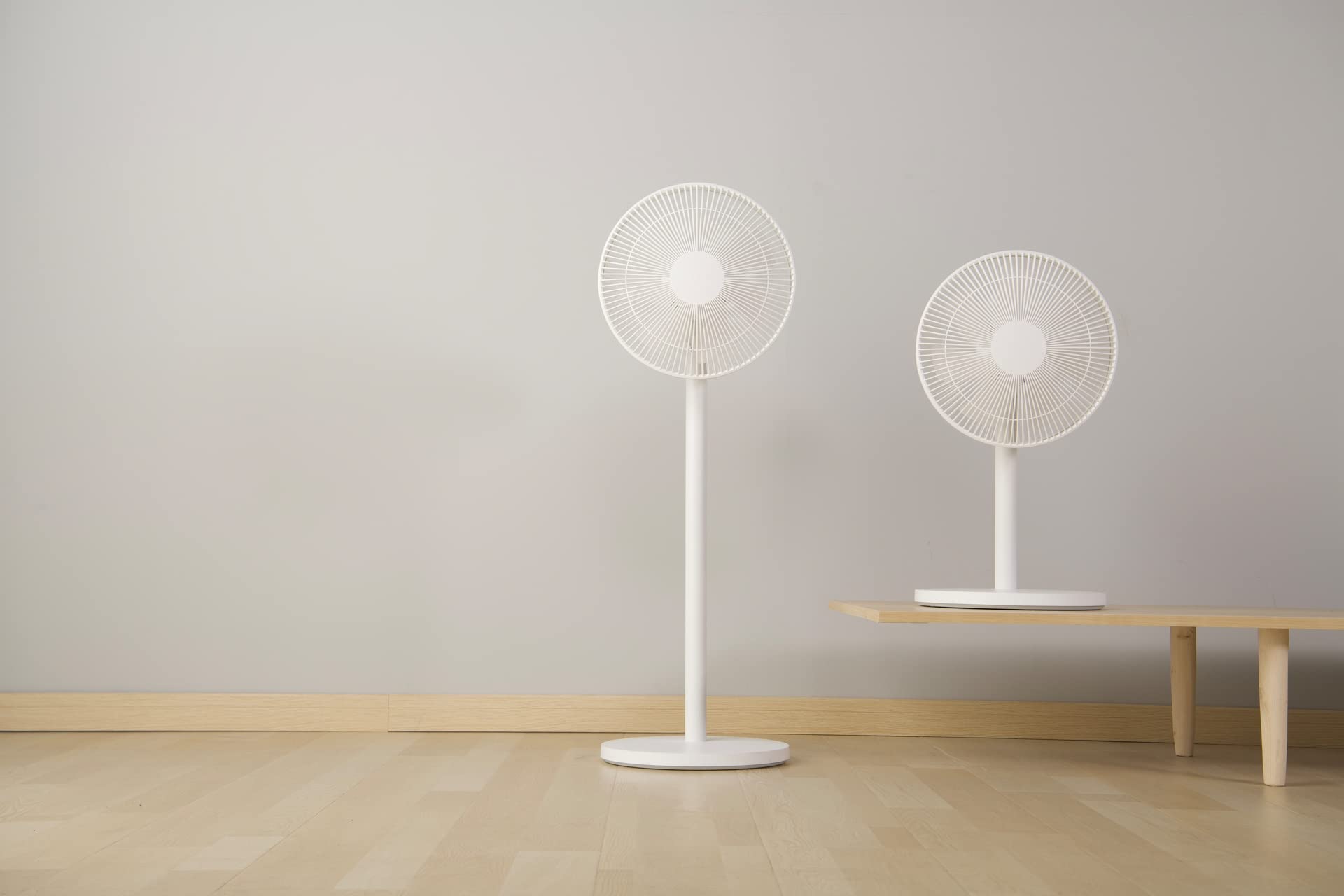 Xiaomi Mi Smart Standing Fan 2 Lite - Ventilatore da tavolo e piantana con connessione opzionale per iOS/Android Mi Home (38 W, 38-58 dB, 3 livelli di velocità, compatibile con Alexa e Google