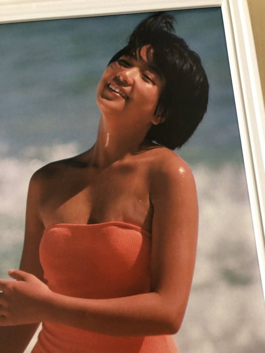 堀ちえみ水着画像 Amazon | 額装品 堀ちえみ グラビア セクシー 水着 貴重写真 A4サイズ額入り ポスター風デザイン アイドル 女優 | アイドル・芸能人グッズ 通販