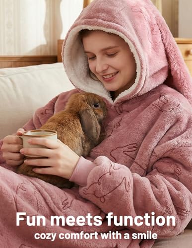 Mewaii Tragbare Decke mit Kapuze und Ärmeln,Kuscheldecke mit Handschuhen Weiche Flanell Sherpa Decke für Damen und Herren Ideal für Zuhause Reisen und Tierliebhaber - Hängeohrkaninchen