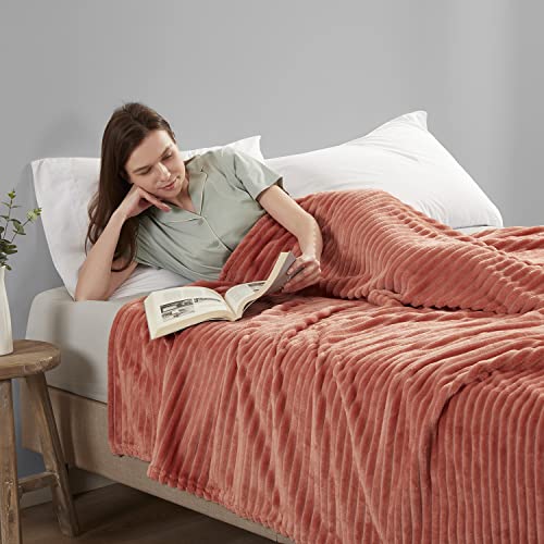 Image of Nestl Rose Blanket King Size for Bed - Cozy Warm Fuzzy Blankets for Women, Plush Large Fleece Throws for Girls - Misty Rose, 108 x 90 Inches