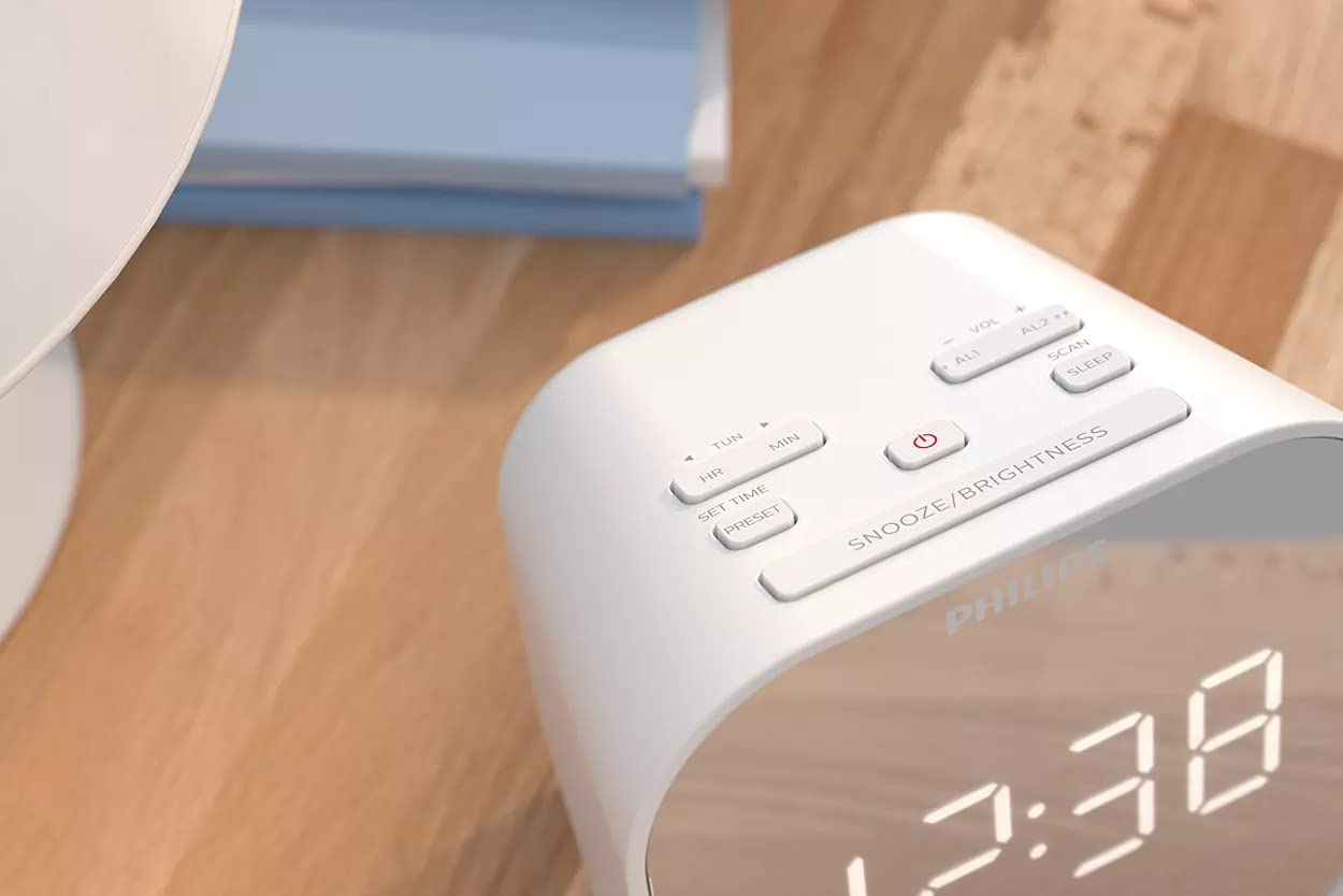 TAR4406/12 Despertador Philips Radio, con Pantalla de Espejo para la cabecera, Radio Digital con Doble Alarma, Temporizador para Dormir y función de repetición, batería portátil de Reserva, con USB