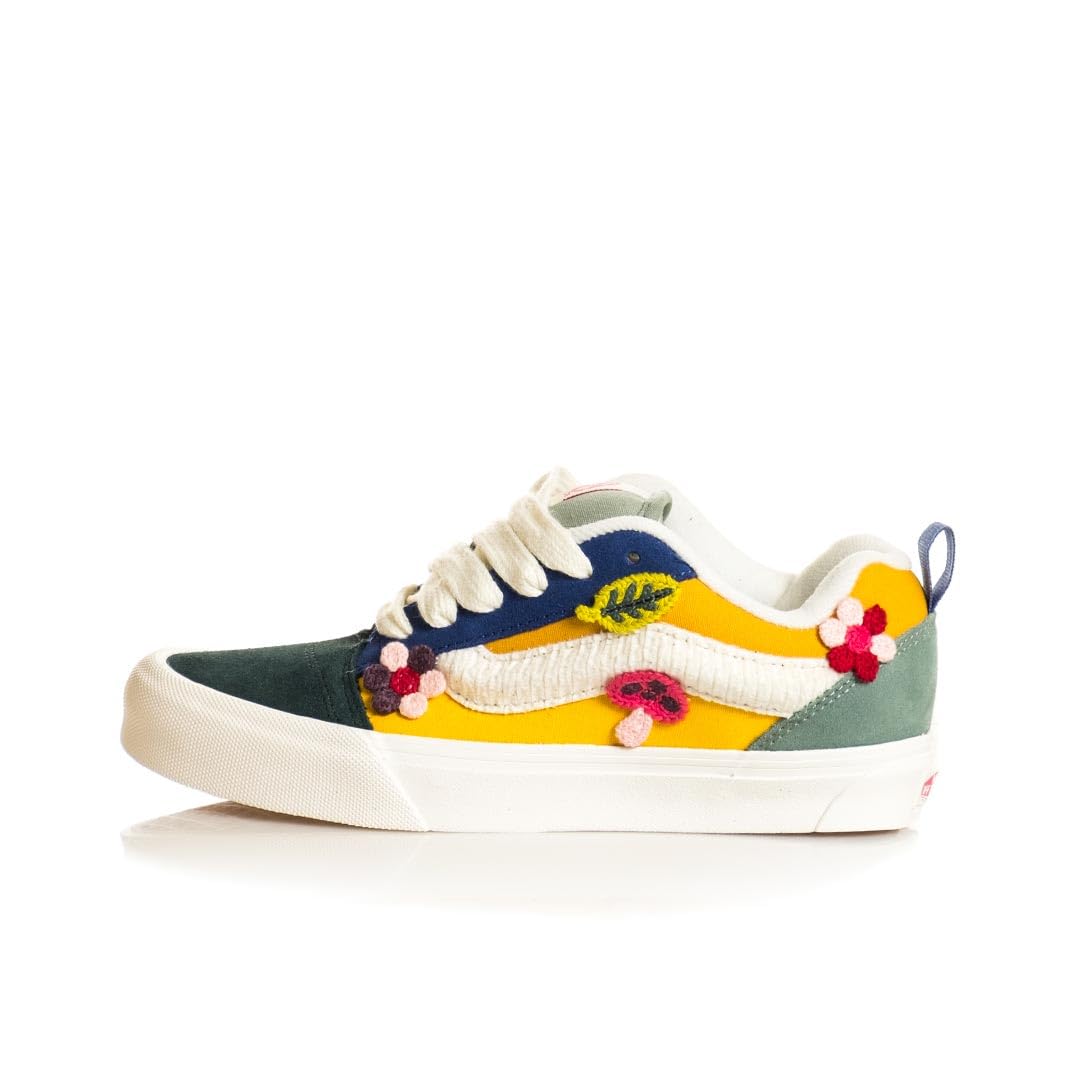 Vans Zapatillas de mujer modelo Knu Skool con empeine de efecto ante y suela de goma, color multicolor.