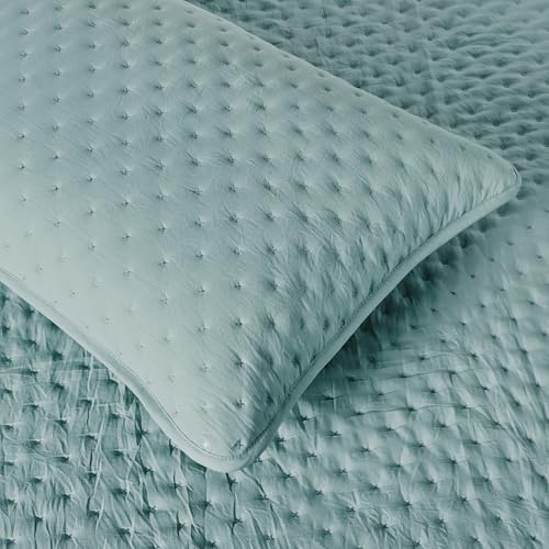 Image of Amazon Basics Brushed Microfiber Quilt Set, Extra Soft with Natural Texture, 2-Piece, Twin /Twin XL, Blue