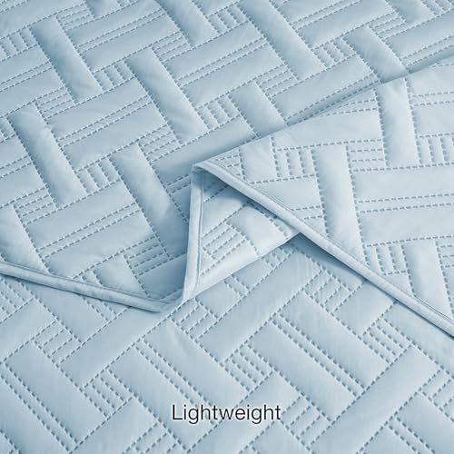 Image of Amazon Brand - Umi 100% Cotton Quilted /Ultrasonic 280 Tc Printed Ultra King Size Bed Cover /Bedsheet /Bedspread Comforter with 2 Pillow Shams /Cover, (Luxurious, 90 x100 inches, Aqua)