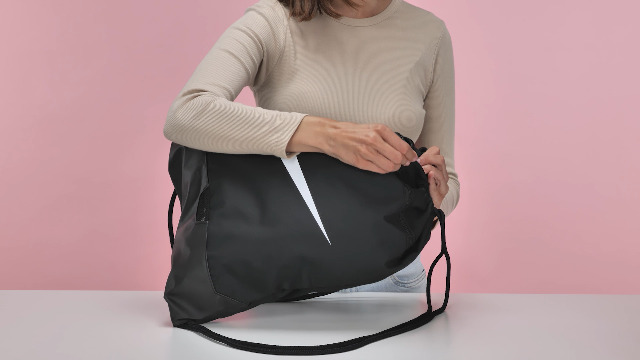 Nike Brasilia, Zaino Sportivo Unisex Adulto, Black/Black/White, Taglia  unica : Amazon.it: Sport e tempo libero