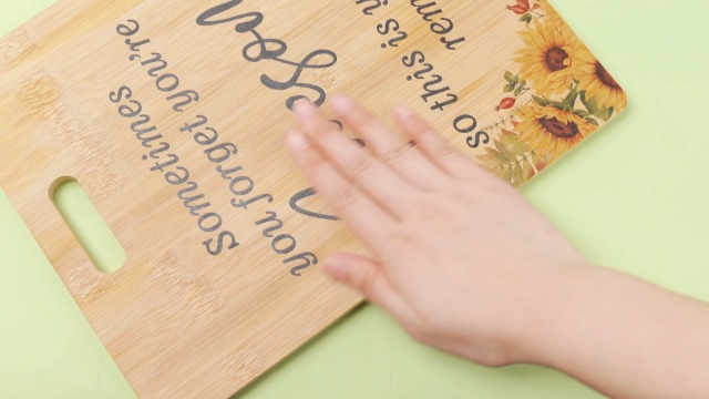 Conjunto de 6 tablas de cortar de bambú con diseño de girasol y mensajes inspiradores 'Thank You' para mujeres, empleados, compañeros de trabajo y amigos miniatura 7