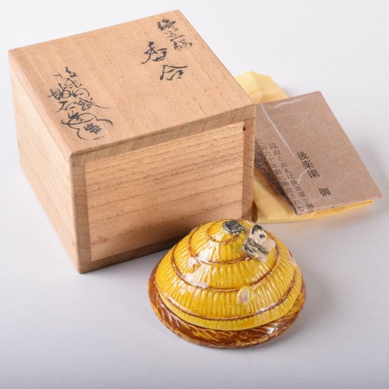 茶道具　後楽園　御庭焼　田中坡石作　編笠桜　香合　共箱　V　7254 茶道具 後楽園 御庭焼 田中坡石作 編笠桜 香合 共箱 V 7254
